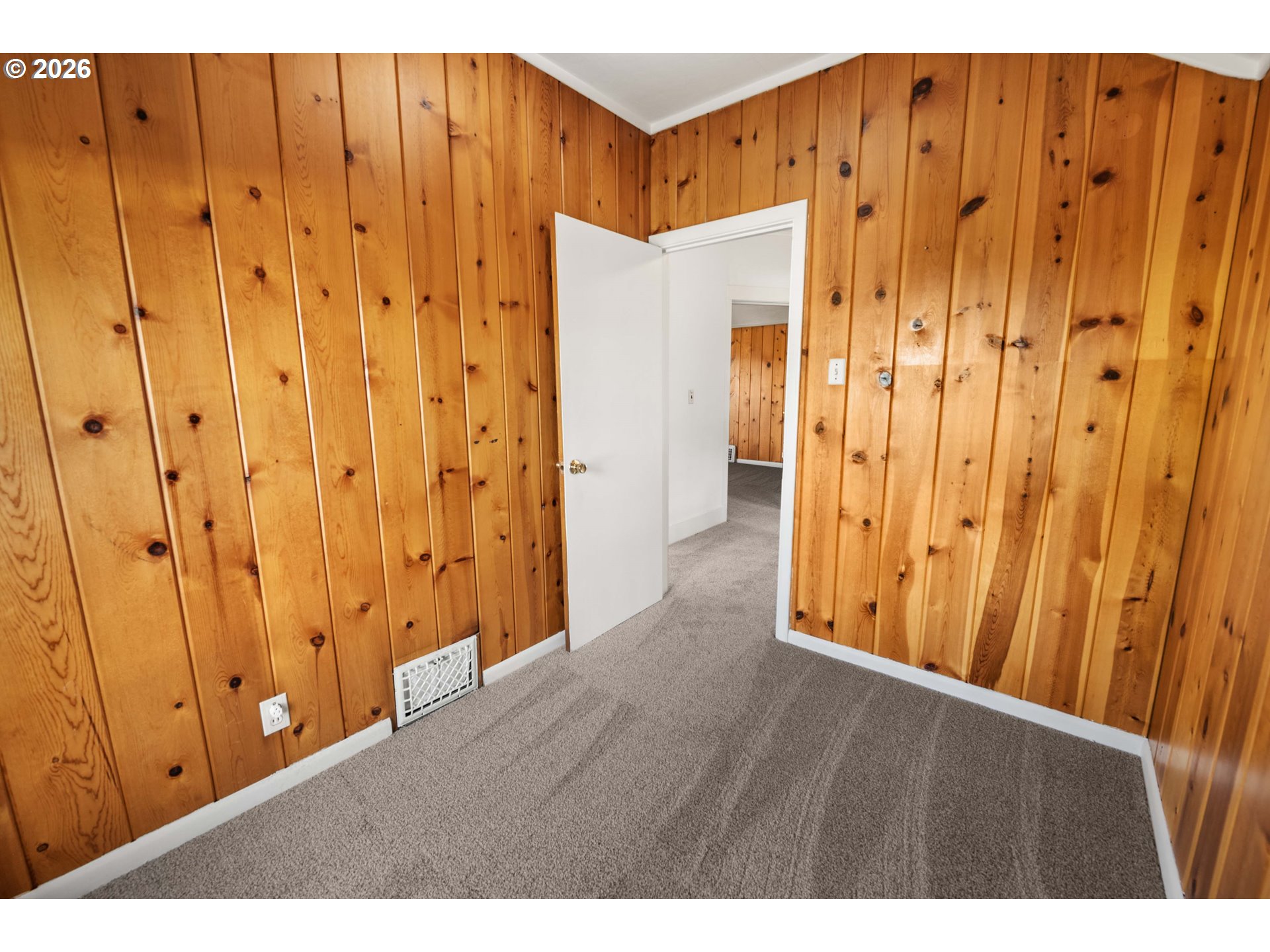 708 33rd Street Astoria, OR 97103 - Photo 17 of 46 Den/Office