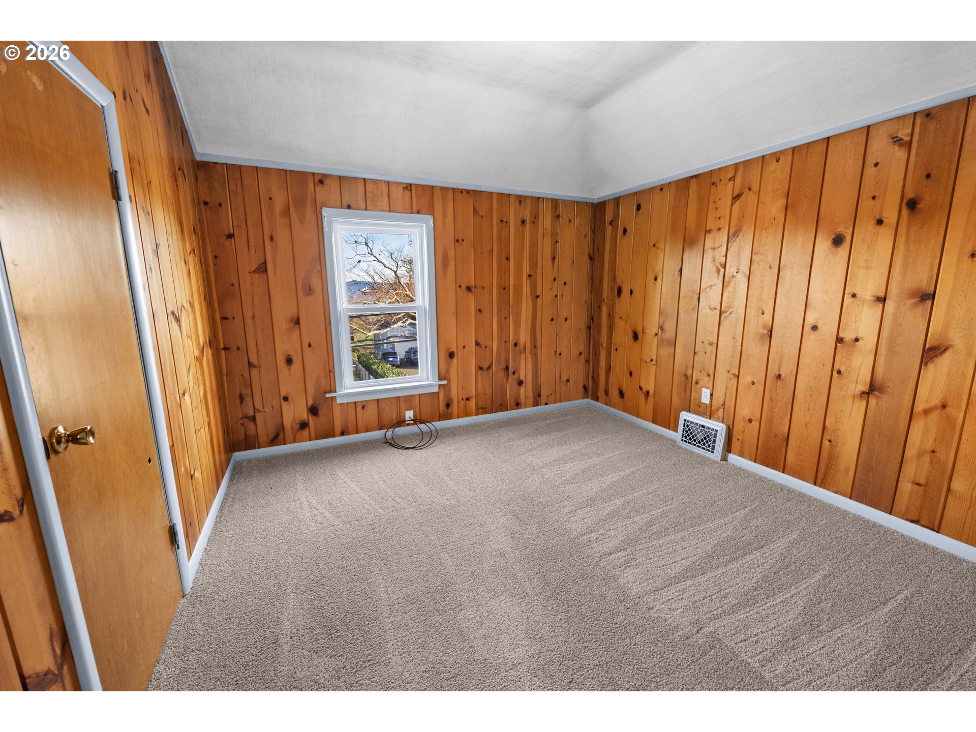 708 33rd Street Astoria, OR 97103 - Photo 21 of 46 Bedroom