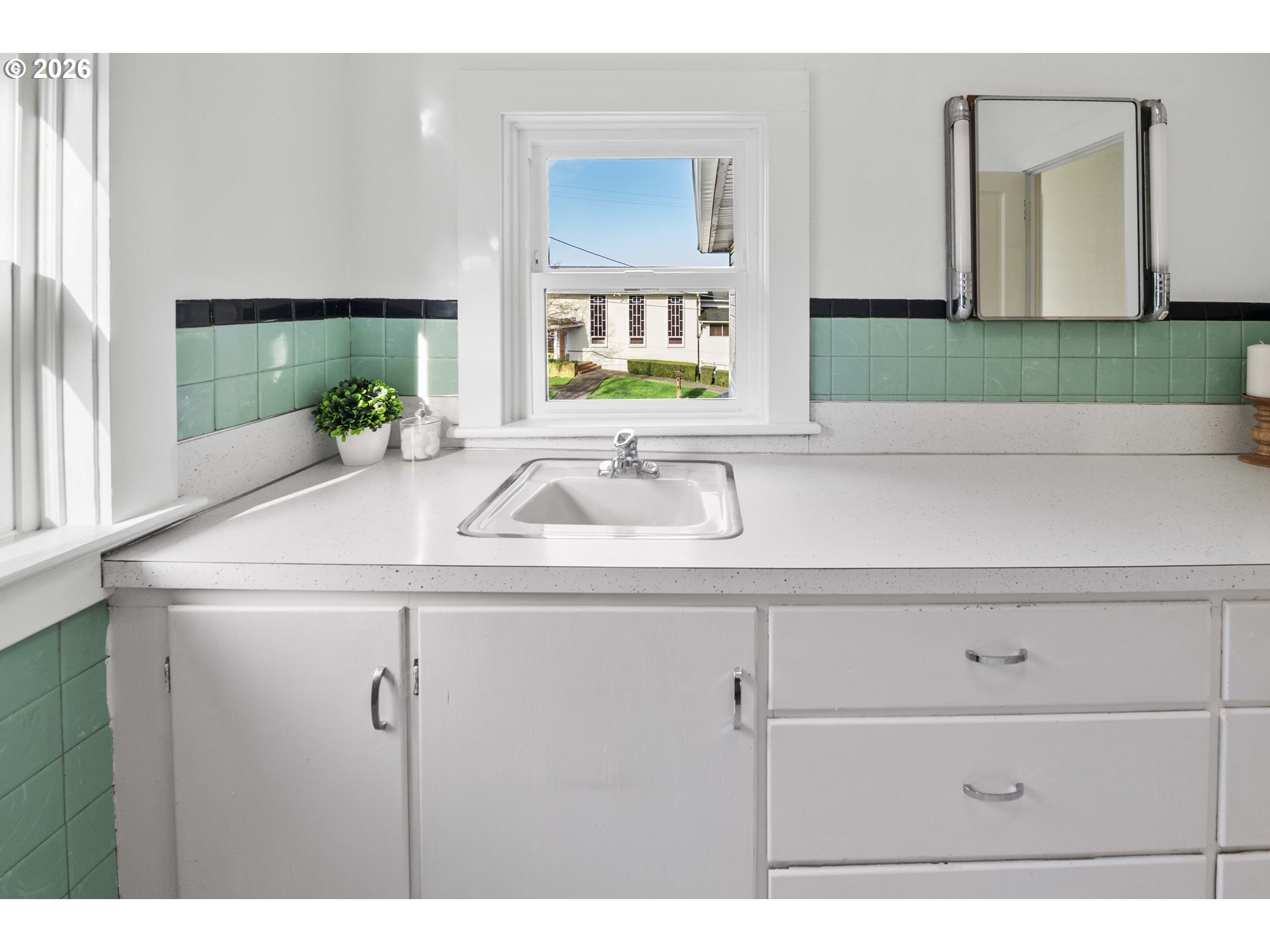 708 33rd Street Astoria, OR 97103 - Photo 24 of 46 Bathroom