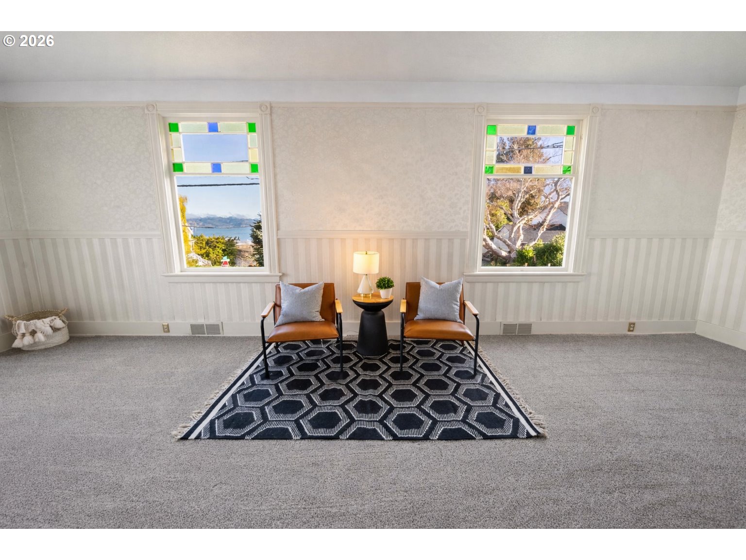 708 33rd Street Astoria, OR 97103 - Photo 4 of 46 Living Room