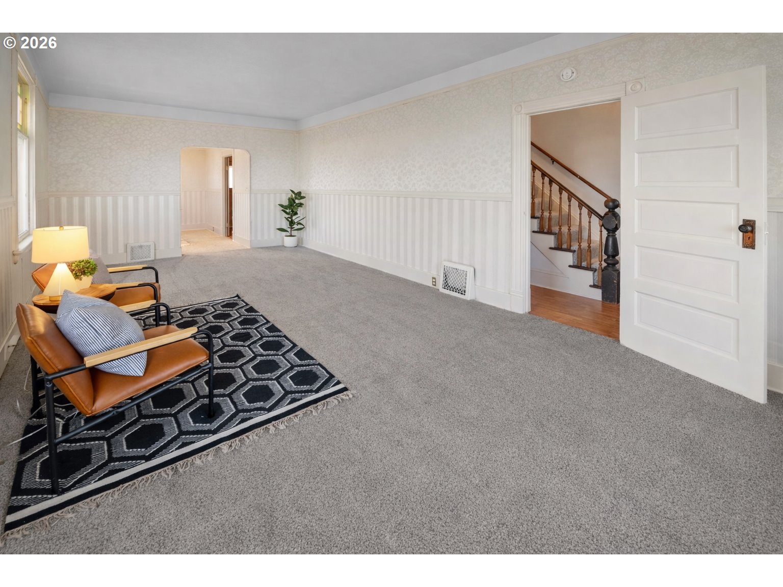 708 33rd Street Astoria, OR 97103 - Photo 5 of 46 Living Room