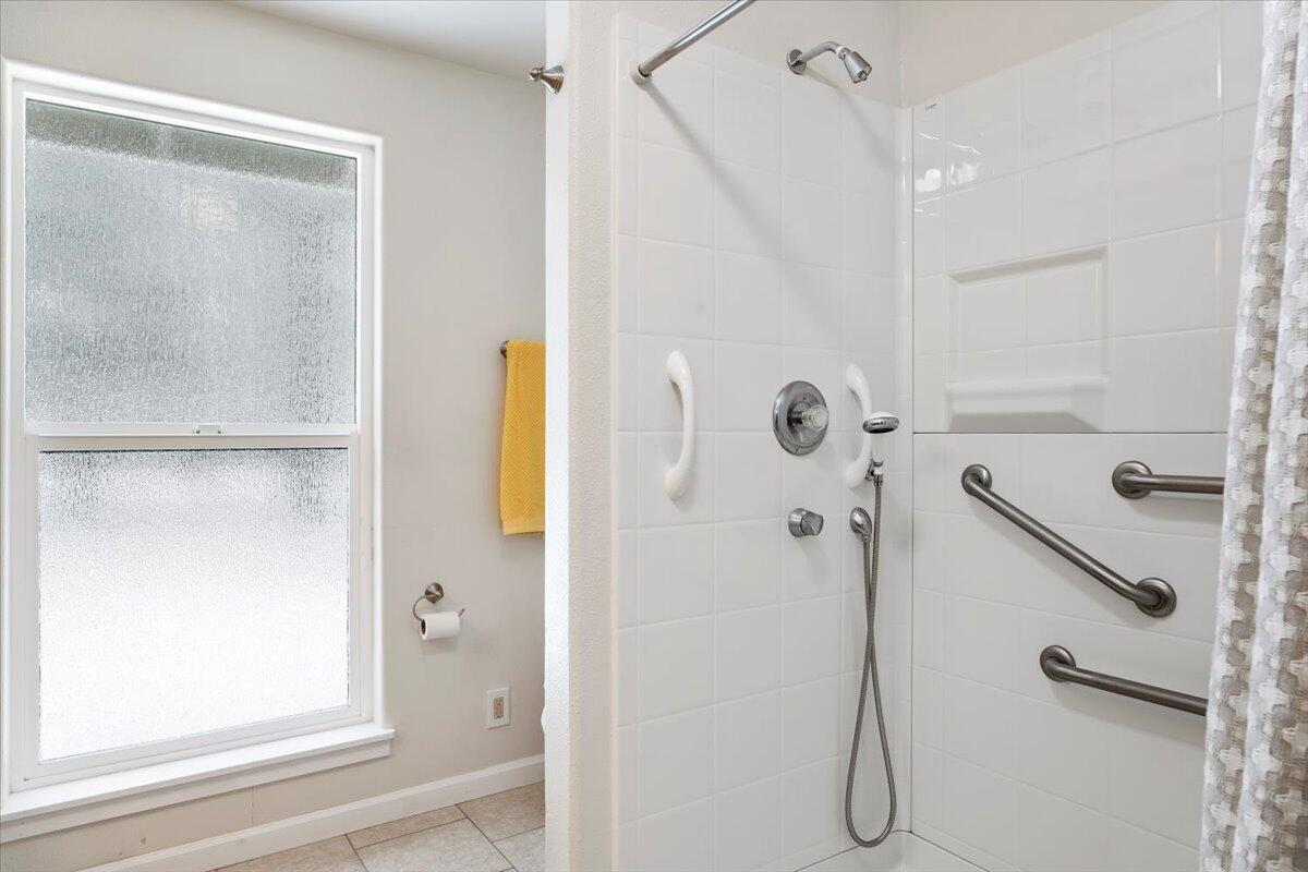 53249 Andrews Road La Pine, OR 97739 - Photo 35 of 49 Primary Bathroom with ADA Walk in Shower