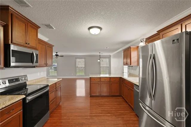 $2,350 | 220 Augusta Way, Hinesville, GA 31313