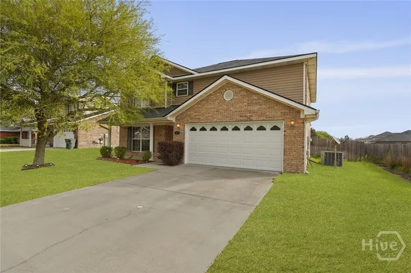 $2,350 | 220 Augusta Way, Hinesville, GA 31313