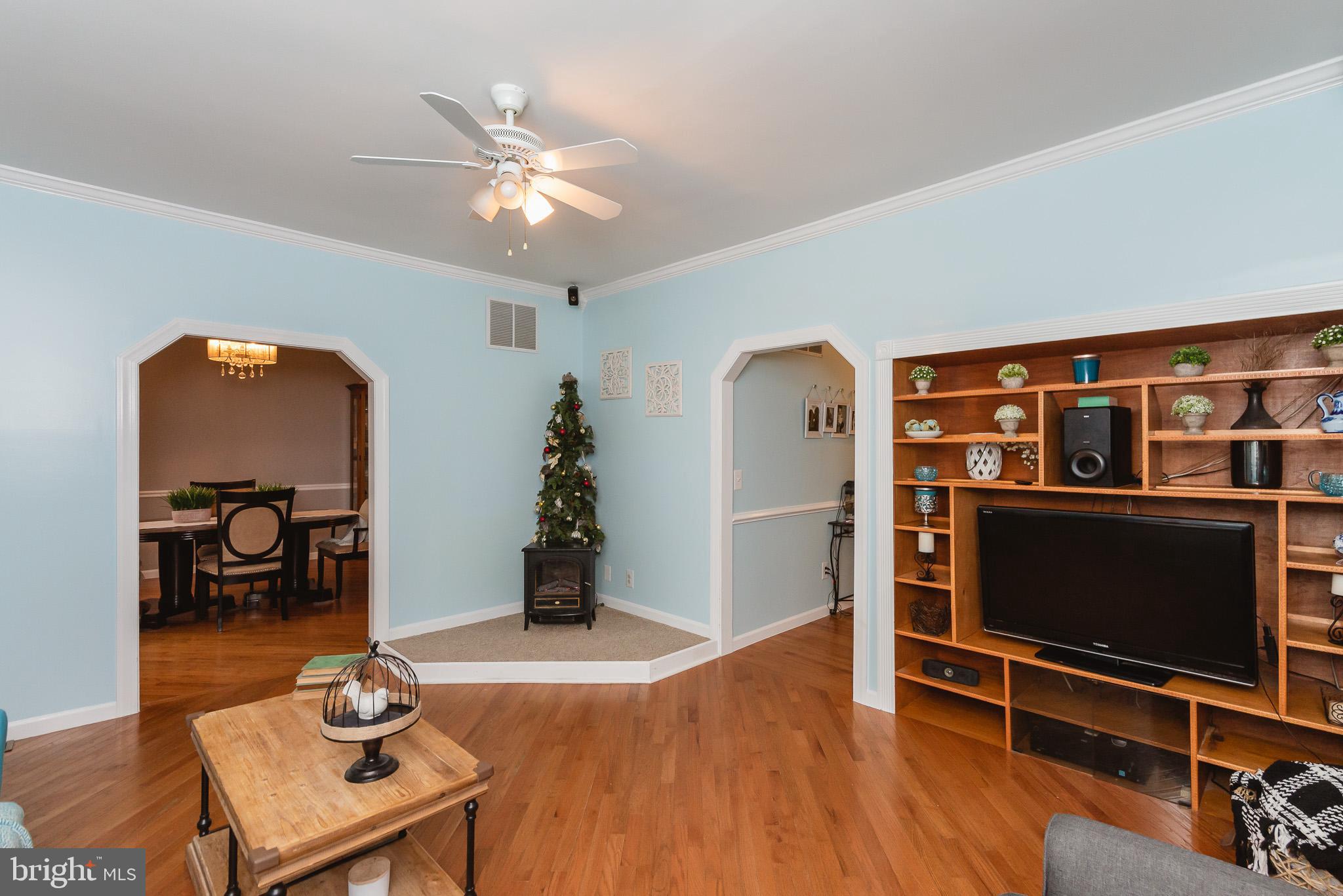 148 Post Road Aberdeen, MD 21001 - Photo 10 of 54 LIVING ROOM