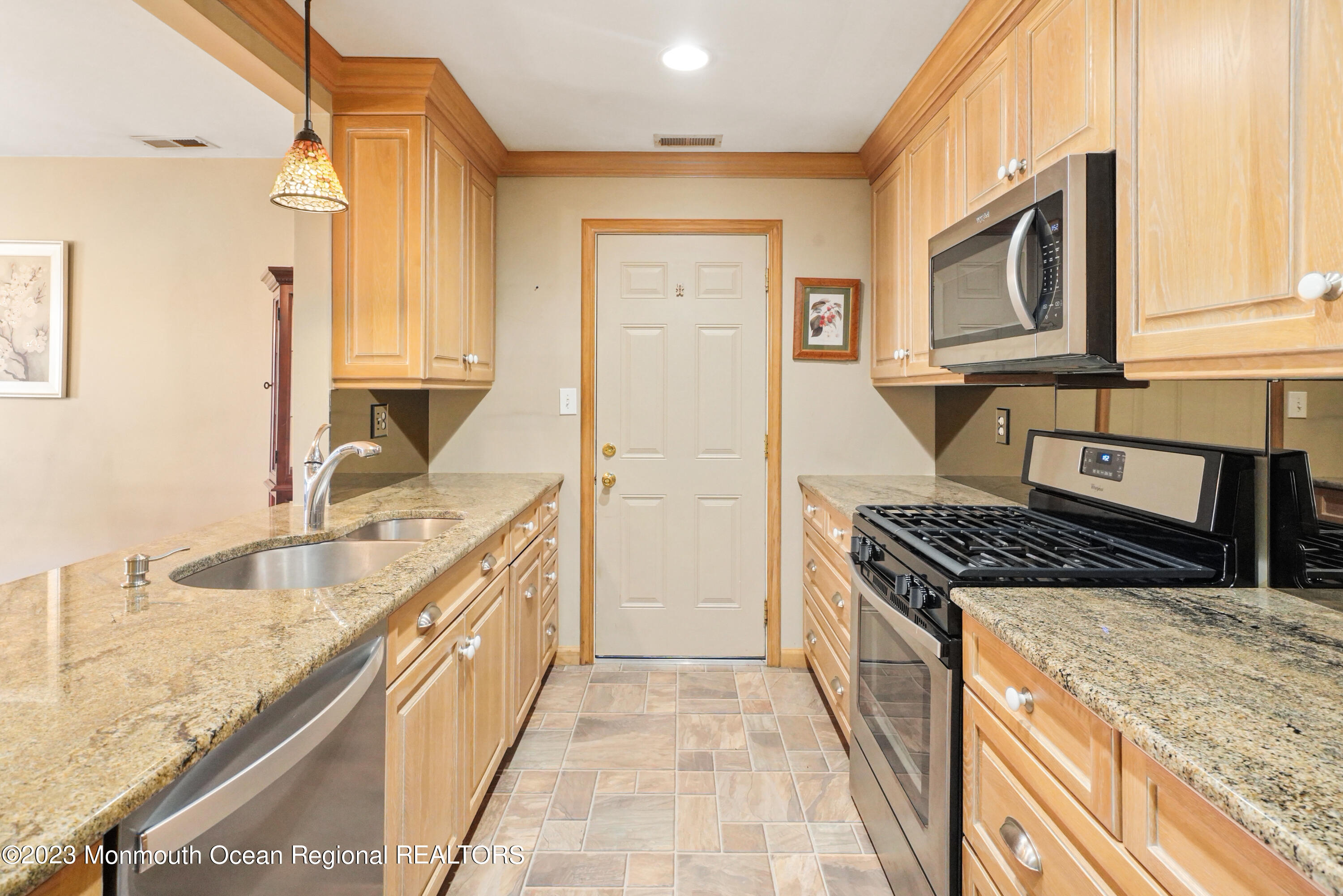 29 Racquet Road Wall, NJ 07719 - Photo 14 of 23 DSC03929