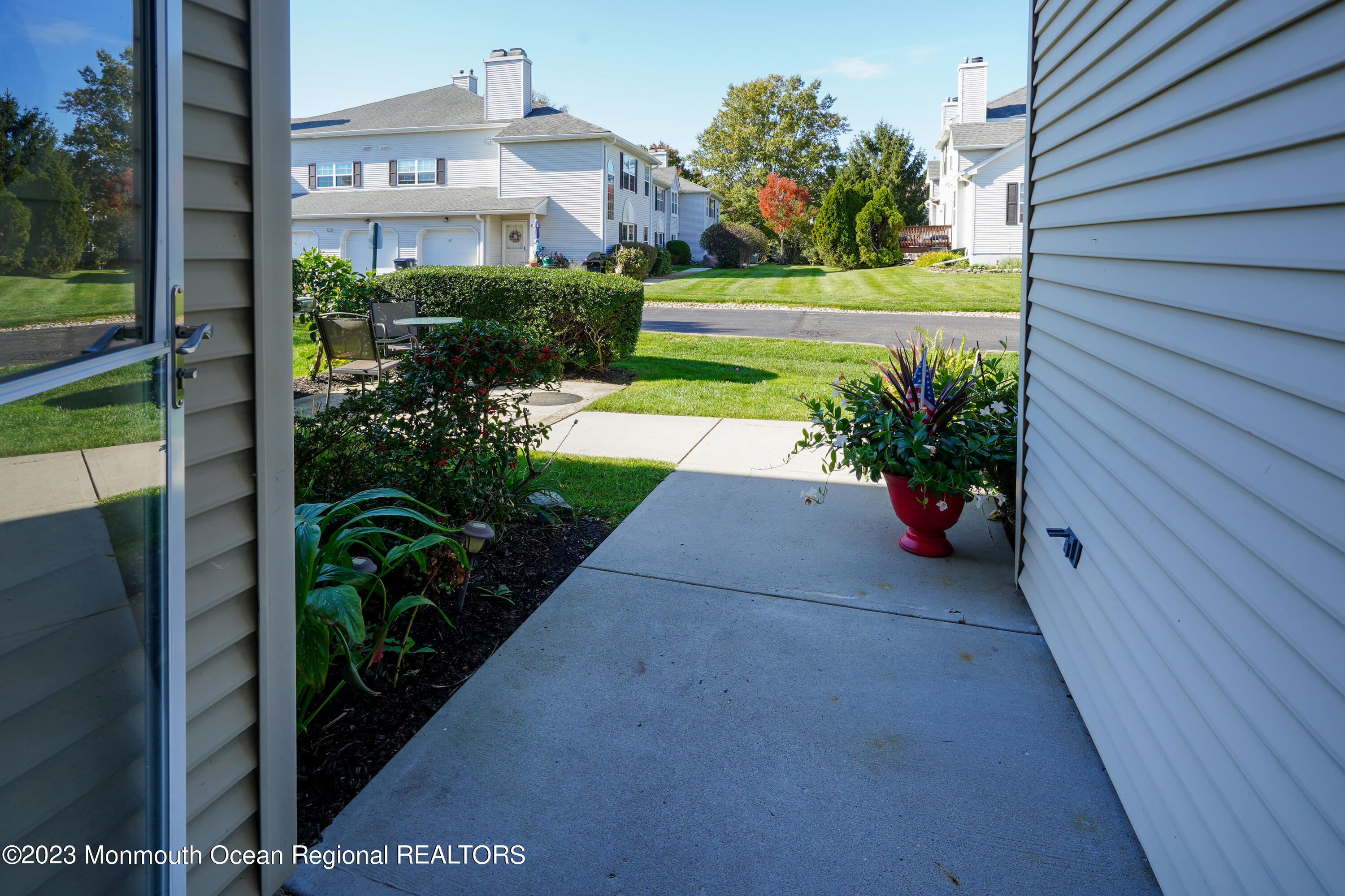 29 Racquet Road Wall, NJ 07719 - Photo 5 of 23 DSC03997 copy