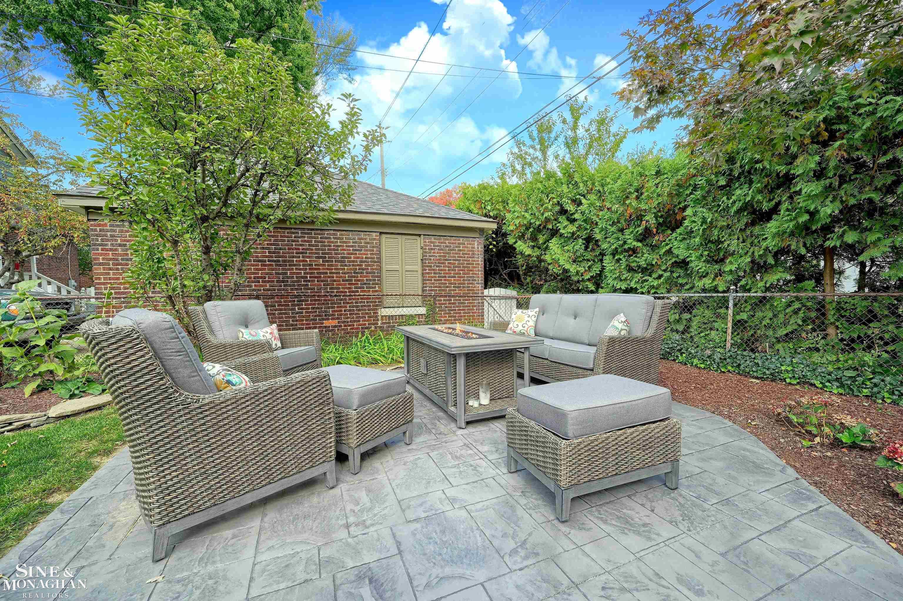 866 Barrington Road Grosse Pointe Park, MI 48230 - Photo 33 of 46