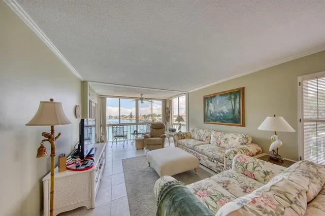 $4,500 | 105 Island Way, Unit 138, Clearwater Beach, FL 33767