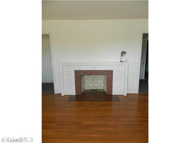 4920 Davis Road Winston-Salem, NC 27105 - Photo 5 of 16 Living Room.