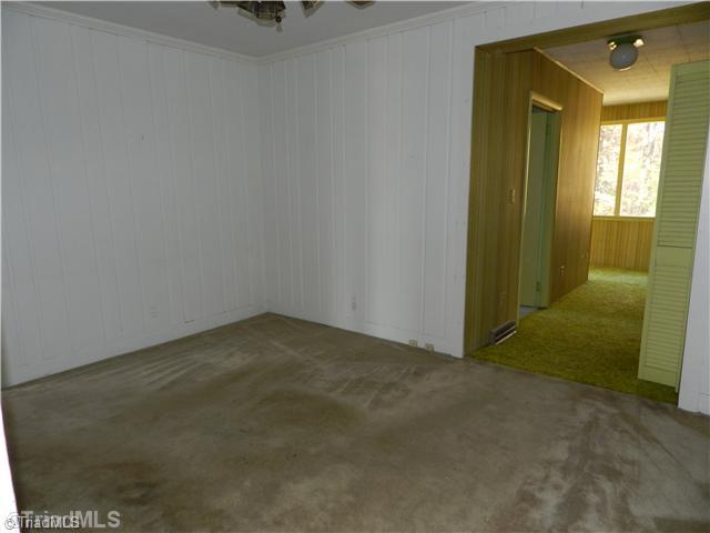 4920 Davis Road Winston-Salem, NC 27105 - Photo 9 of 16 Den/Family/Great Room.