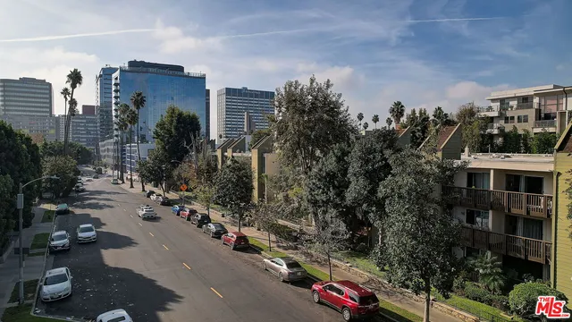 $360,000 | 525 South Ardmore Avenue, Unit 221, Los Angeles, CA 90020