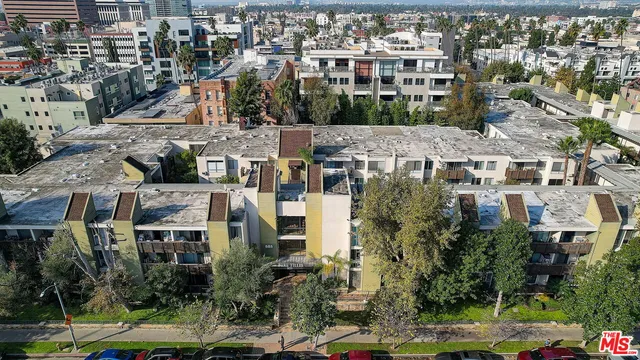 $360,000 | 525 South Ardmore Avenue, Unit 221, Los Angeles, CA 90020