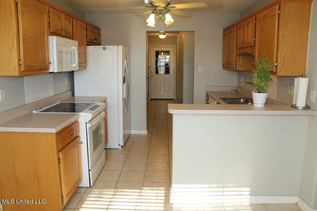 9921 Alexanders Ridge Drive Olive Branch, MS 38654 - Photo 13 of 19 12