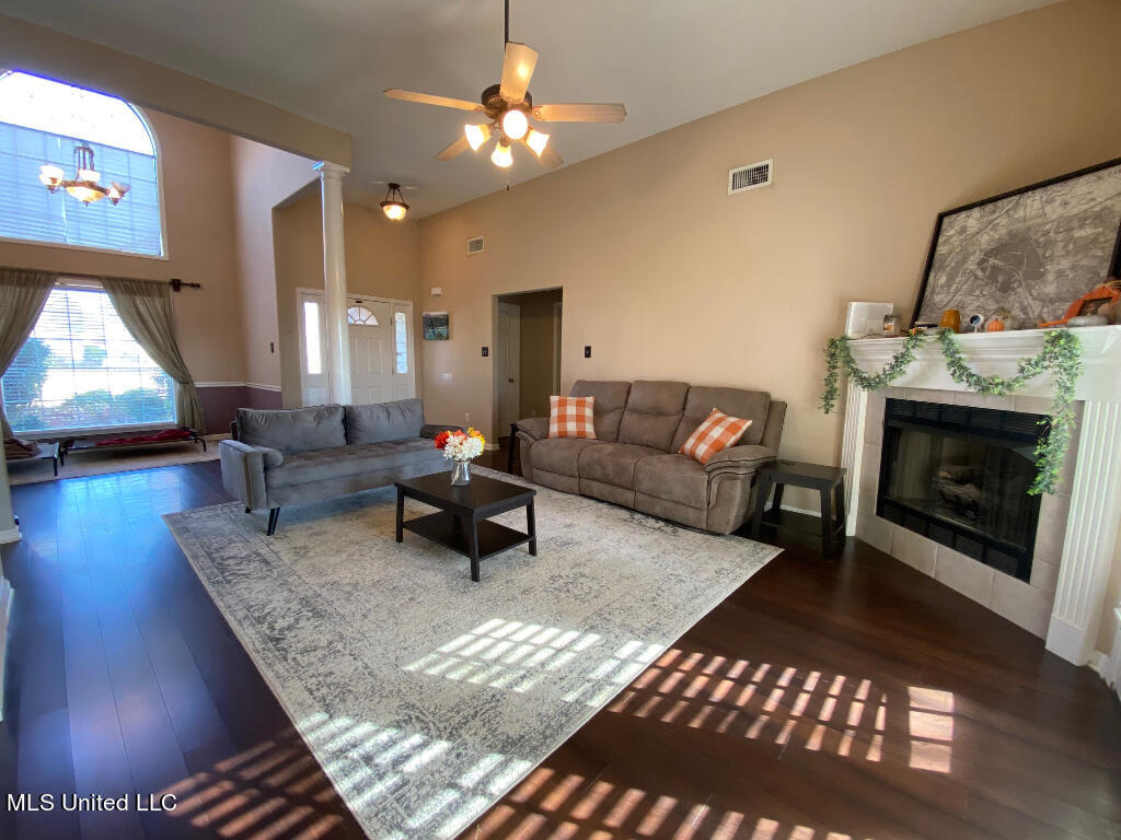 9921 Alexanders Ridge Drive Olive Branch, MS 38654 - Photo 3 of 19 02