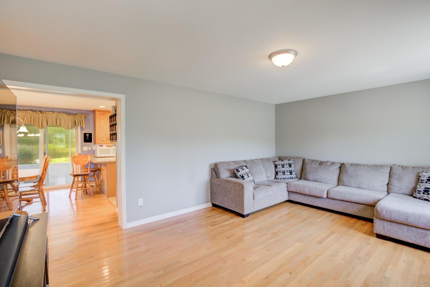 3841 Pleasant Road Hillsboro, OH 45133 - Photo 6 of 36 Gallery Image 6