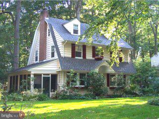 149 Hewett Road Wyncote, PA 19095 - Photo 6 of 6 a front view of a house with garden