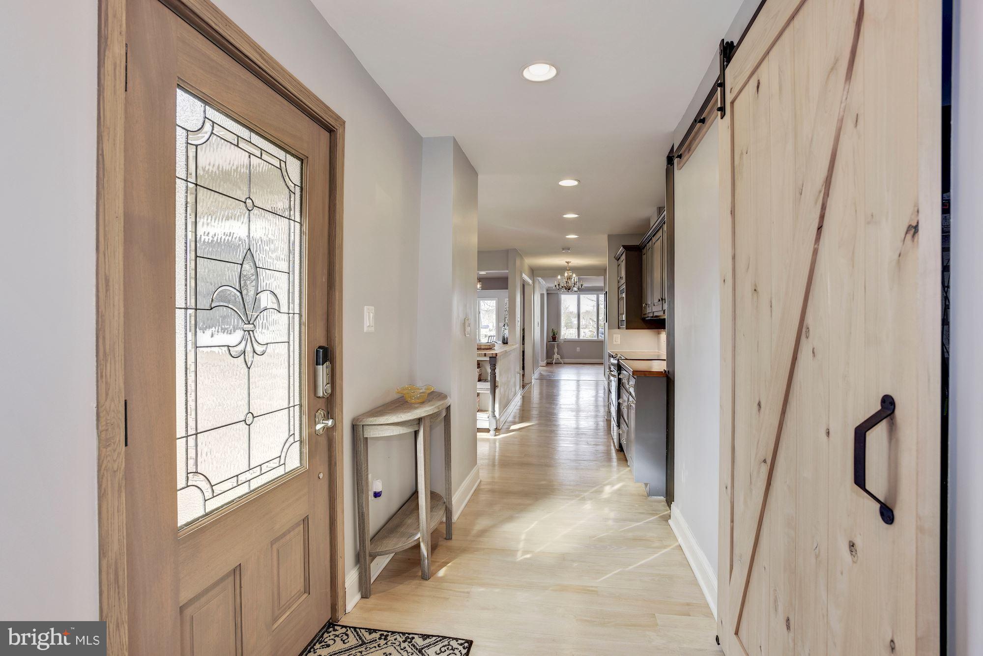 2022 Poplar Ridge Road Pasadena, MD 21122 - Photo 2 of 29 Foyer