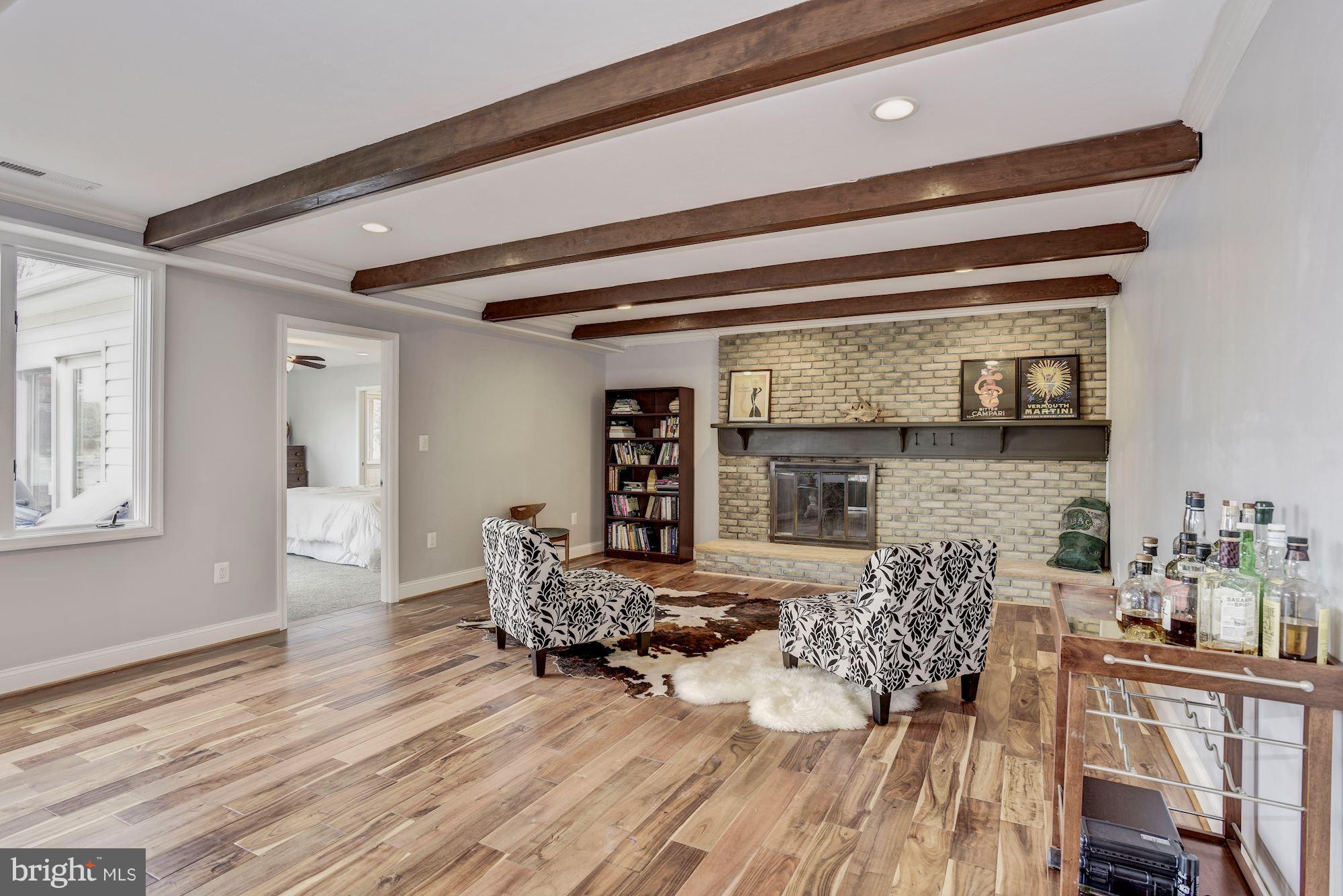 2022 Poplar Ridge Road Pasadena, MD 21122 - Photo 11 of 29 Family Room