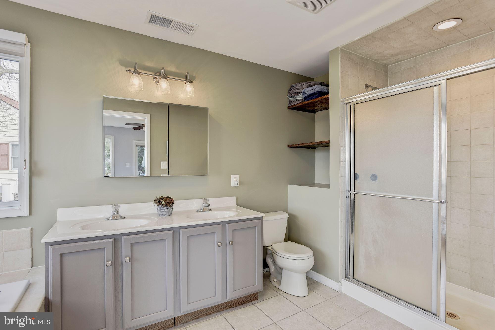 2022 Poplar Ridge Road Pasadena, MD 21122 - Photo 16 of 29 Master Bath