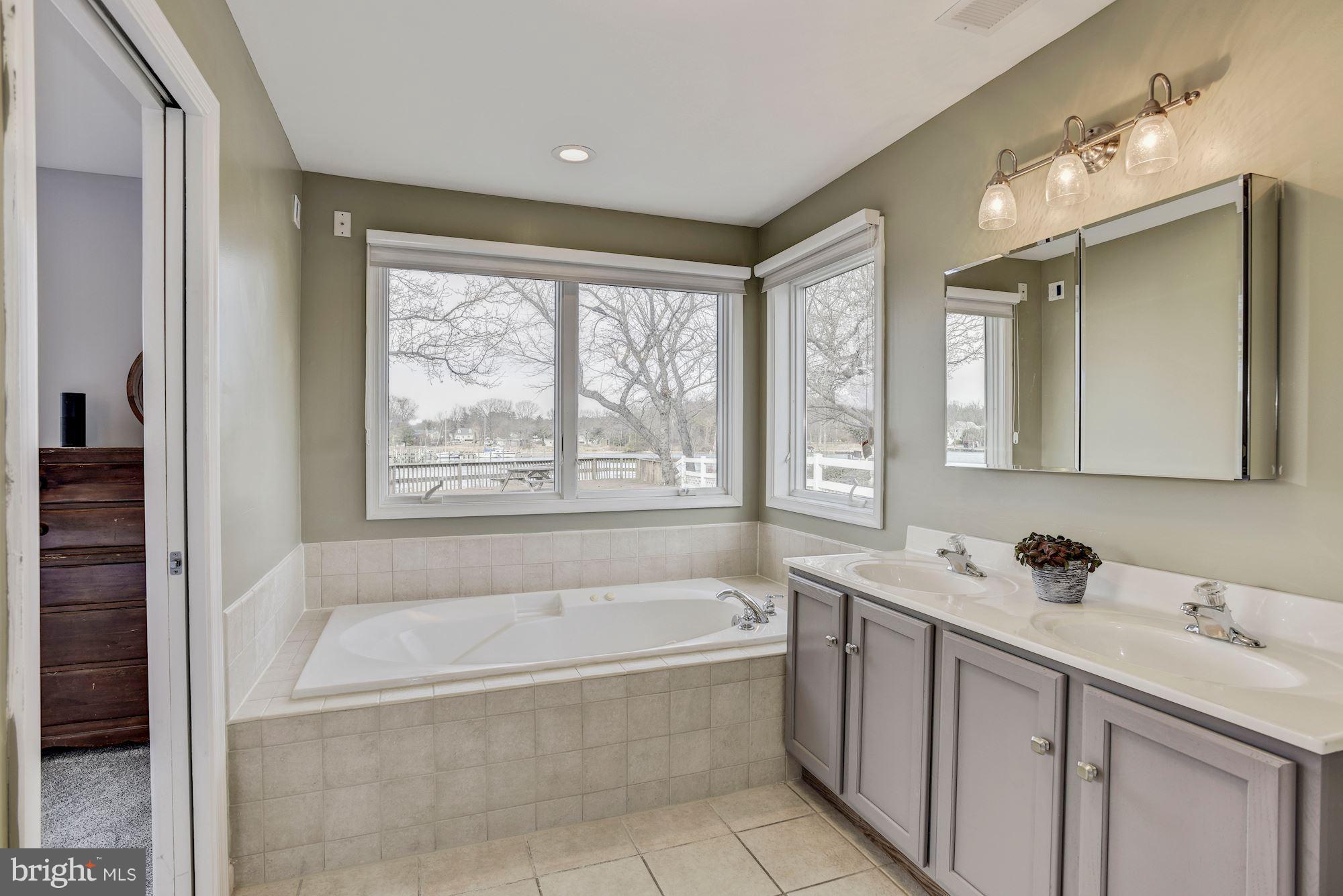 2022 Poplar Ridge Road Pasadena, MD 21122 - Photo 17 of 29 Master Bath