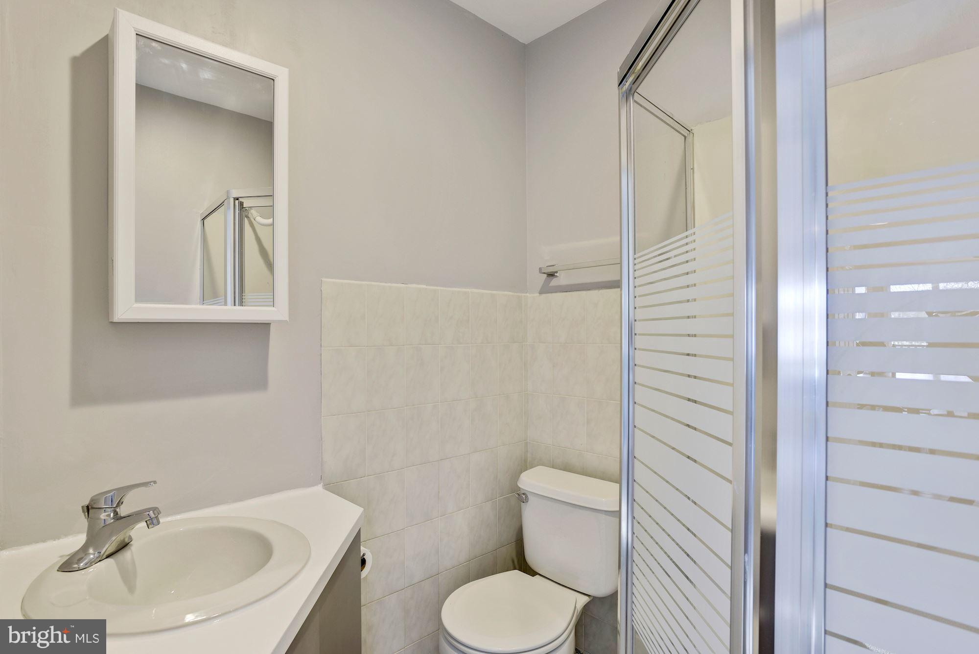 2022 Poplar Ridge Road Pasadena, MD 21122 - Photo 19 of 29 Full Bath
