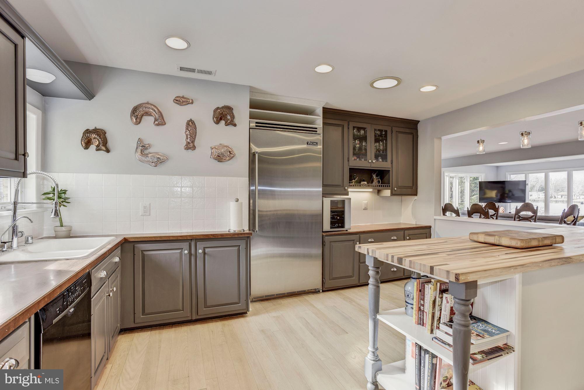2022 Poplar Ridge Road Pasadena, MD 21122 - Photo 3 of 29 Kitchen