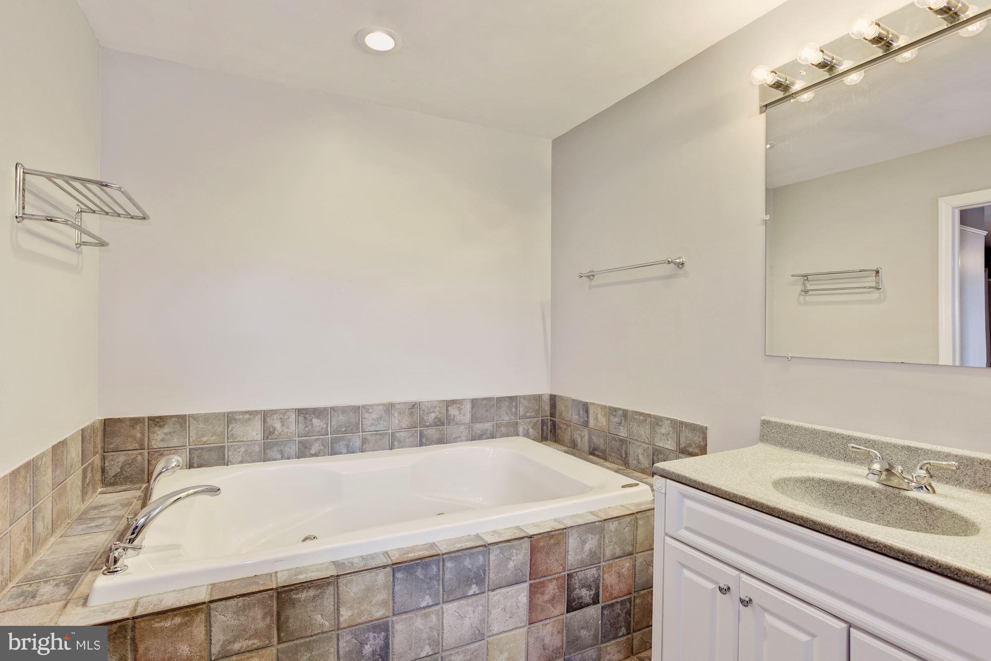 2022 Poplar Ridge Road Pasadena, MD 21122 - Photo 21 of 29 Full Bath