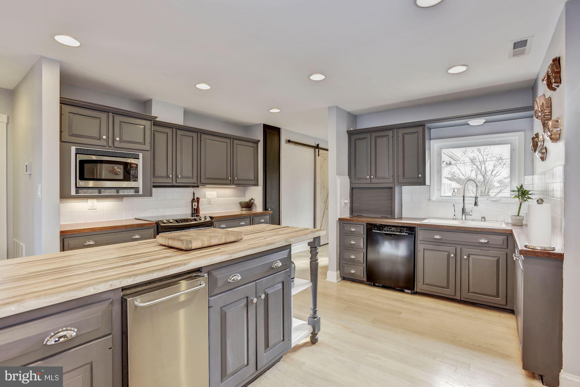 2022 Poplar Ridge Road Pasadena, MD 21122 - Photo 4 of 29 Kitchen