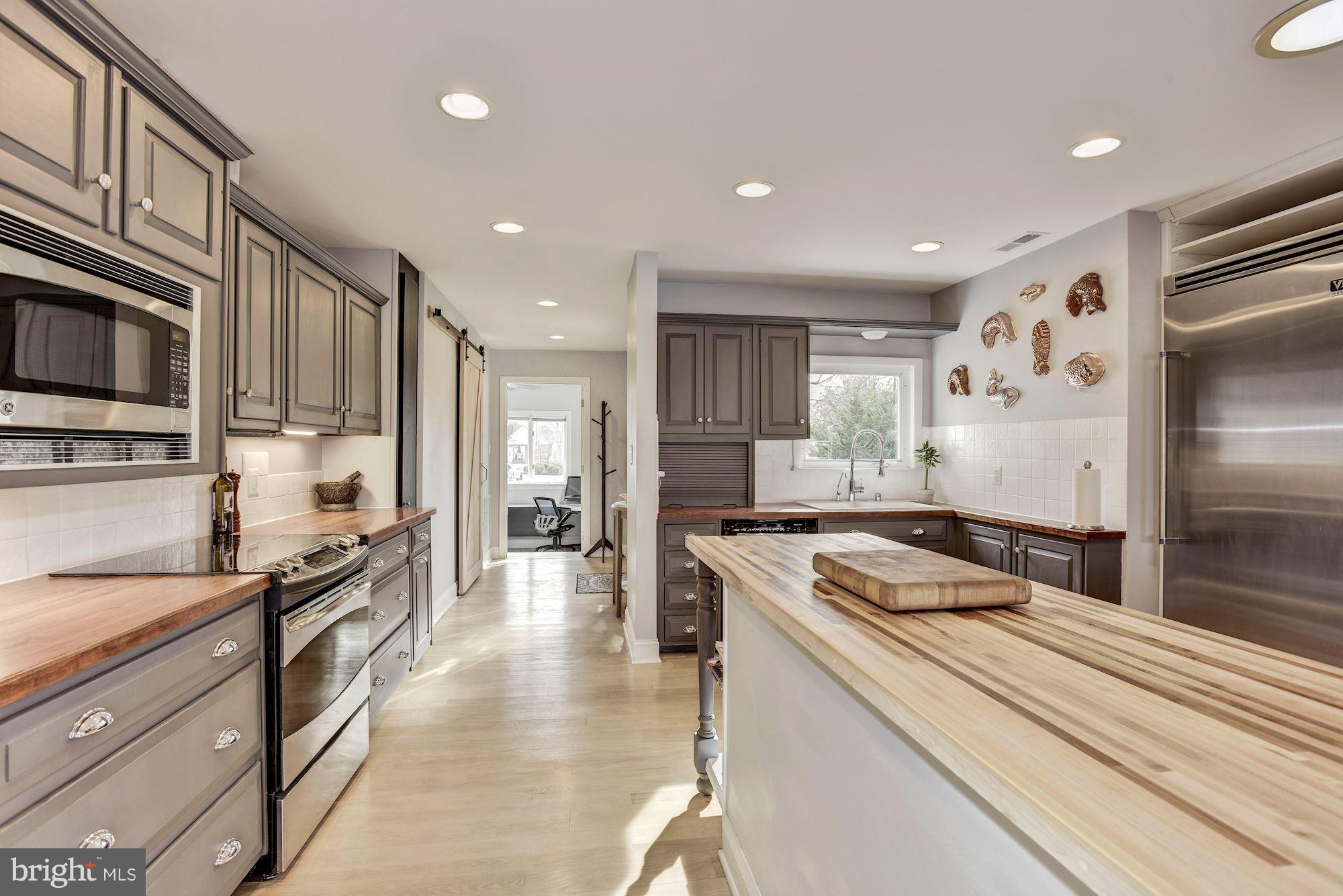 2022 Poplar Ridge Road Pasadena, MD 21122 - Photo 6 of 29 Kitchen