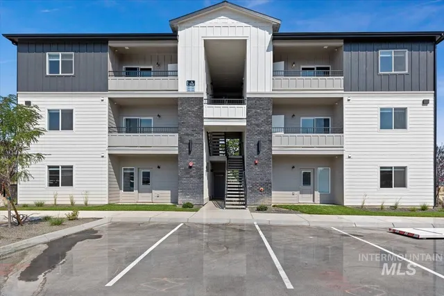 $16,750,000 | 9848 West Sand Hill Drive, Nampa, ID 83687