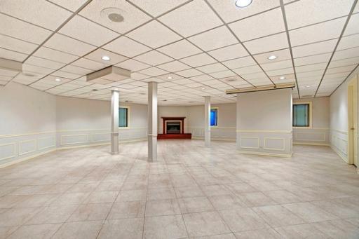 2045 Winnetka Road Northfield, IL 60093 - Photo 14 of 16 a view of empty room