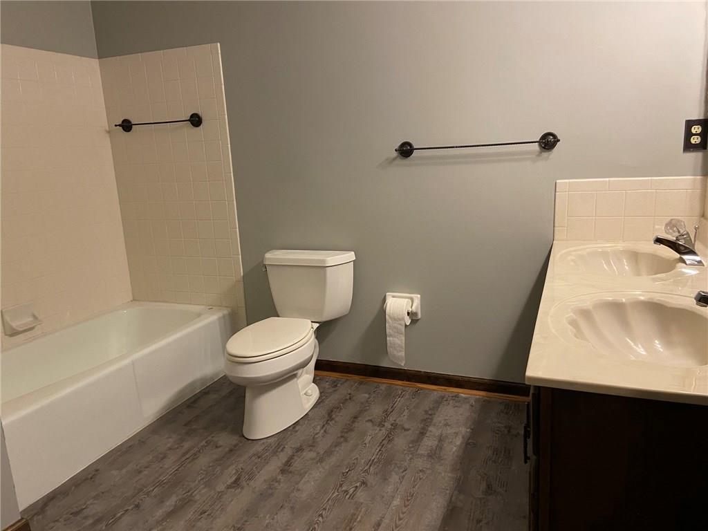 2038 Bechtel Road Indianapolis, IN 46260 - Photo 18 of 26 Gallery Image 18