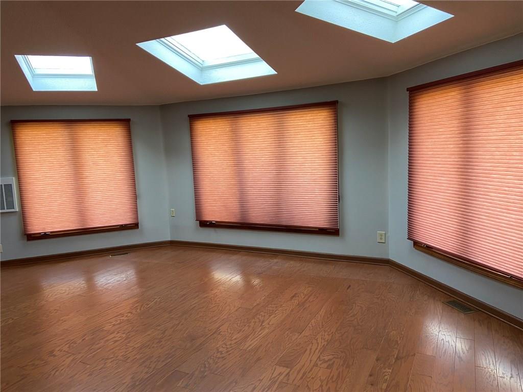 2038 Bechtel Road Indianapolis, IN 46260 - Photo 9 of 26 Gallery Image 9