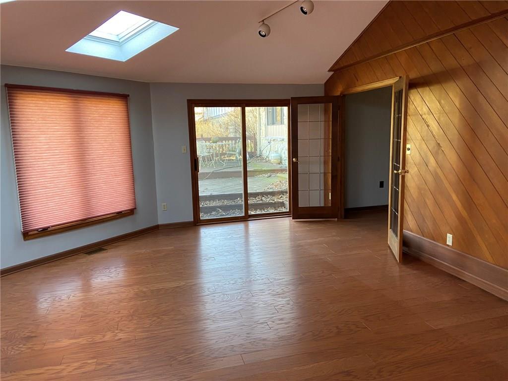 2038 Bechtel Road Indianapolis, IN 46260 - Photo 10 of 26 Gallery Image 10