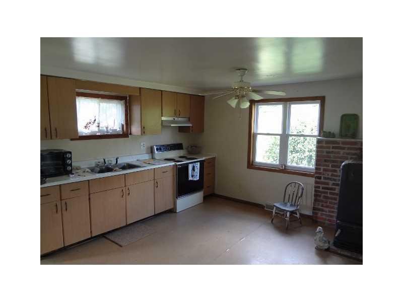 420 Sandy Hill Road Valencia, PA 16059 - Photo 10 of 19 Kitchen.