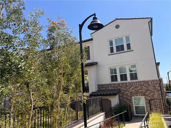 $4,000 | 9831 La Serna Drive, Unit 1, Whittier, CA 90603
