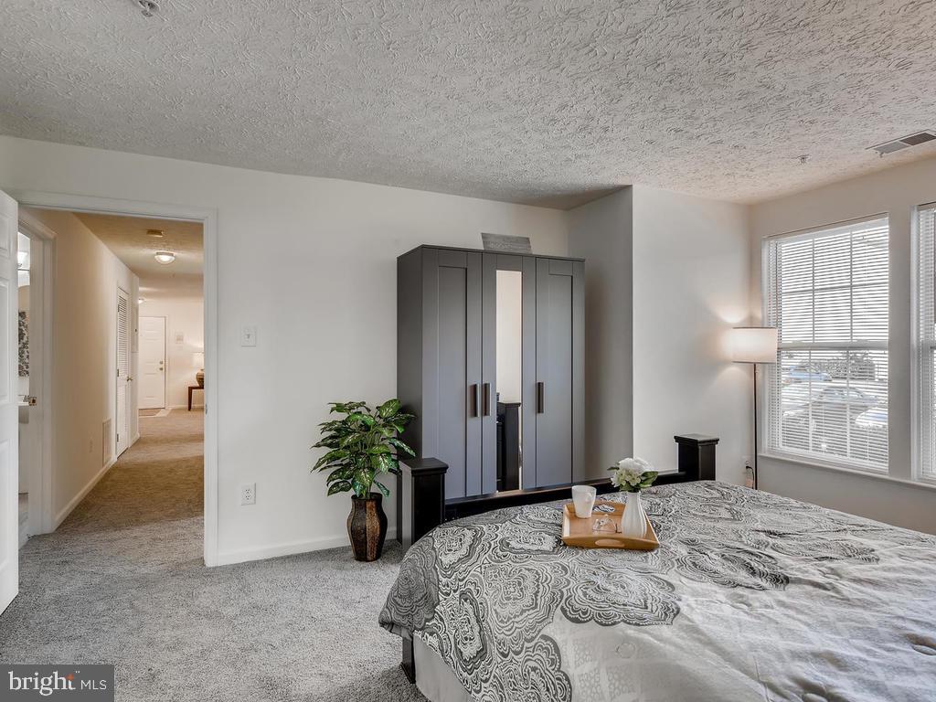 8241 Poplar Mill Road, Unit 8241 Baltimore, MD 21236 - Photo 12 of 26 MSTR BR w/MOBILE CLOSET/MIRROR !(shown closed)