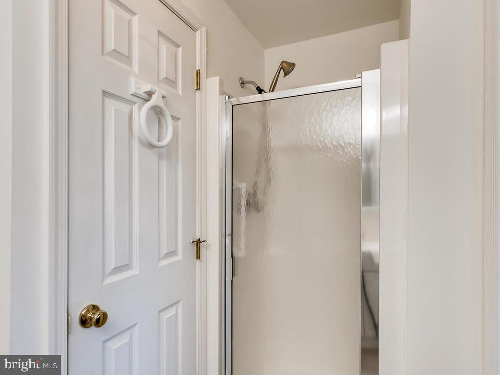 8241 Poplar Mill Road, Unit 8241 Baltimore, MD 21236 - Photo 17 of 26 MSTR BATH w/STALL SHOWER & 5-FT CLOSET!