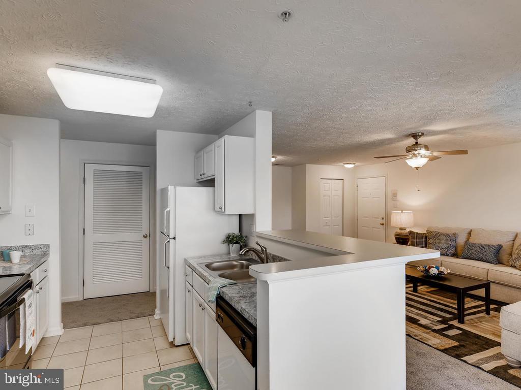 8241 Poplar Mill Road, Unit 8241 Baltimore, MD 21236 - Photo 10 of 26 CONVENIENT BREAKFAST BAR !