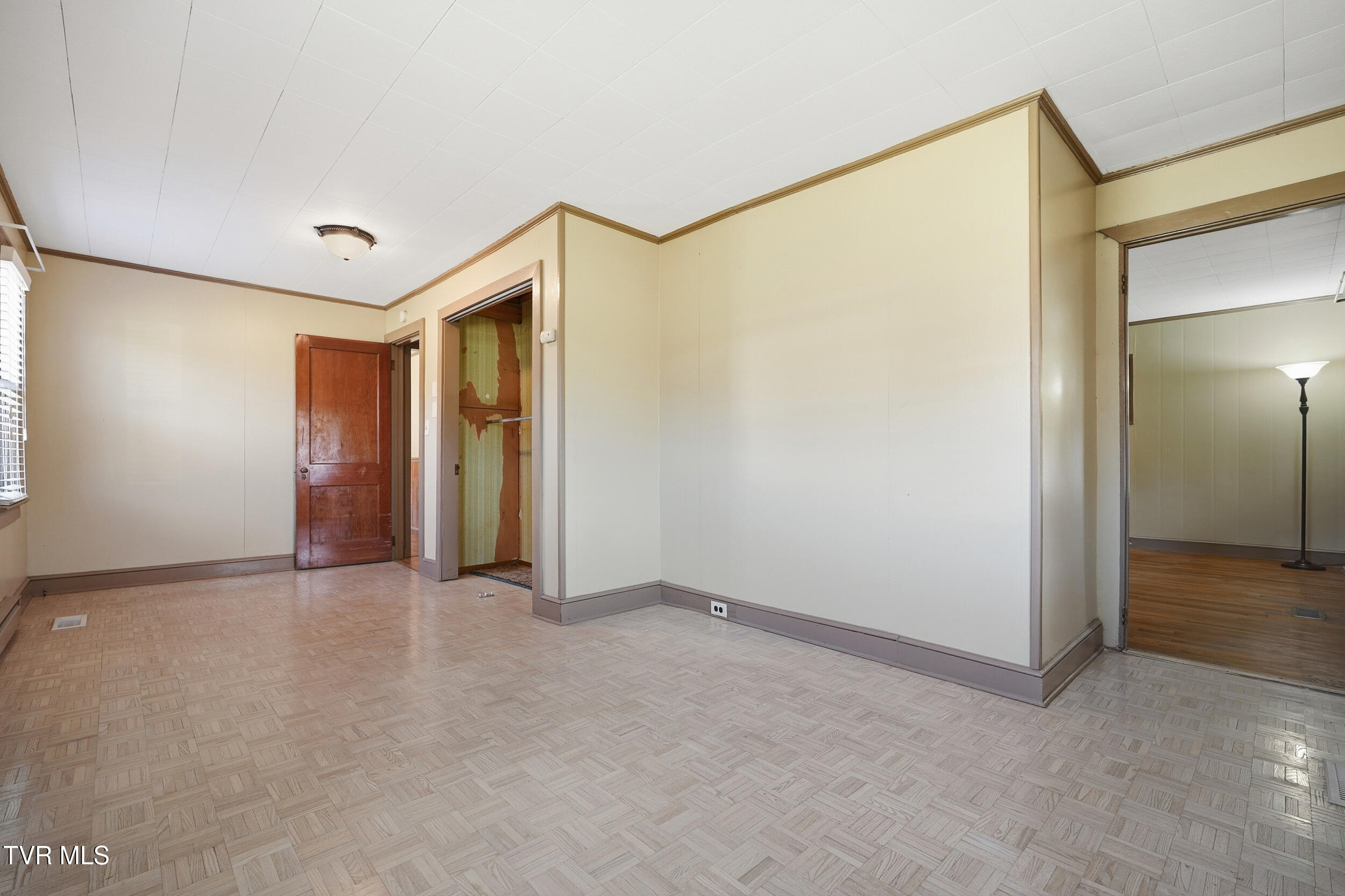 16112 Wyndale Road Abingdon, VA 24210 - Photo 17 of 26 bedroom1 closet