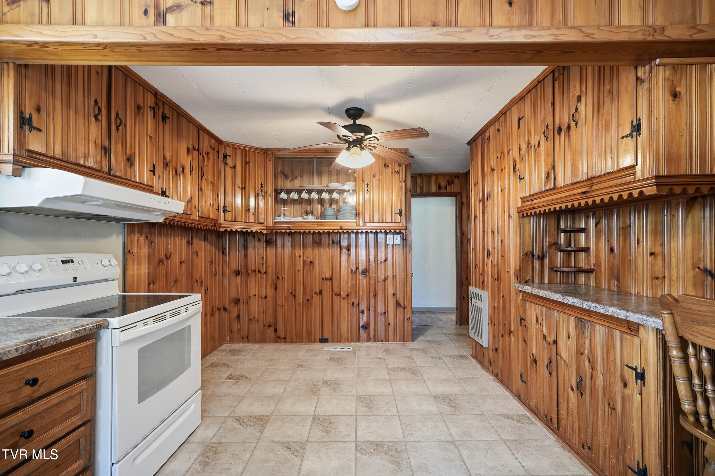 16112 Wyndale Road Abingdon, VA 24210 - Photo 2 of 26 kitchen eat in