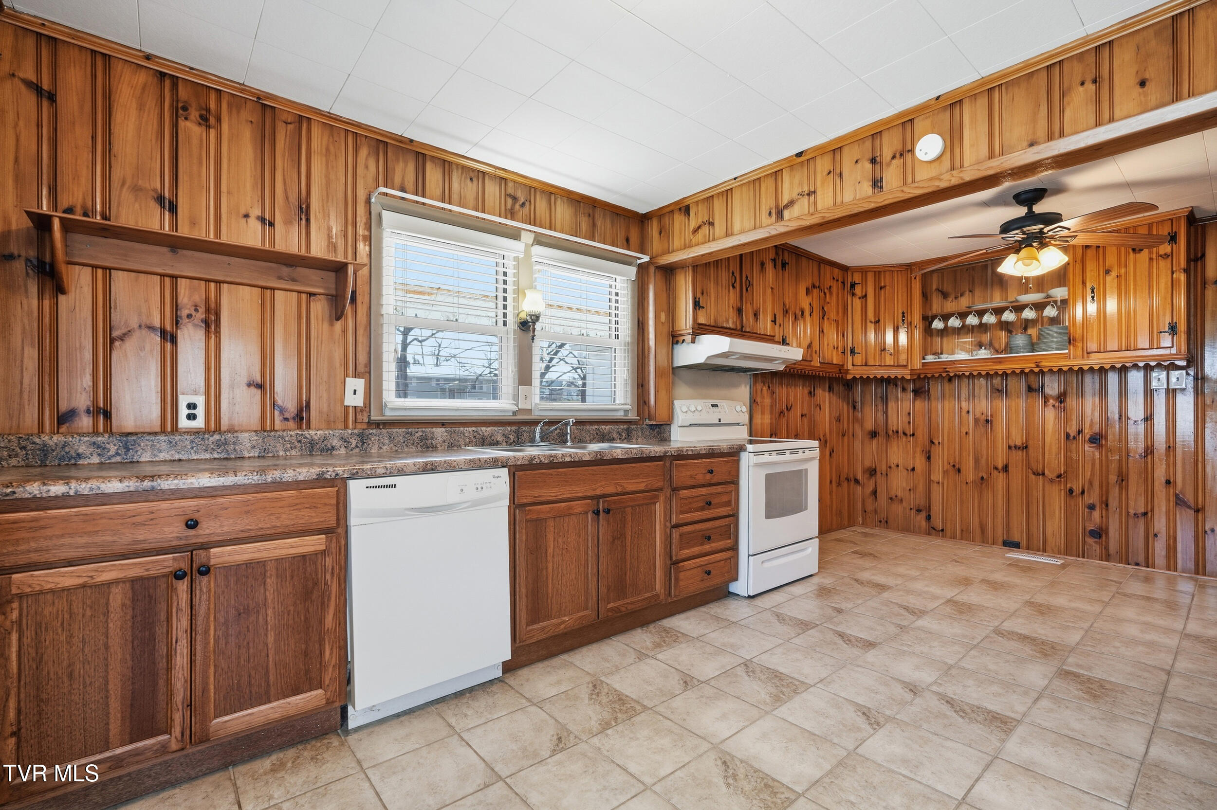 16112 Wyndale Road Abingdon, VA 24210 - Photo 5 of 26 kitchen