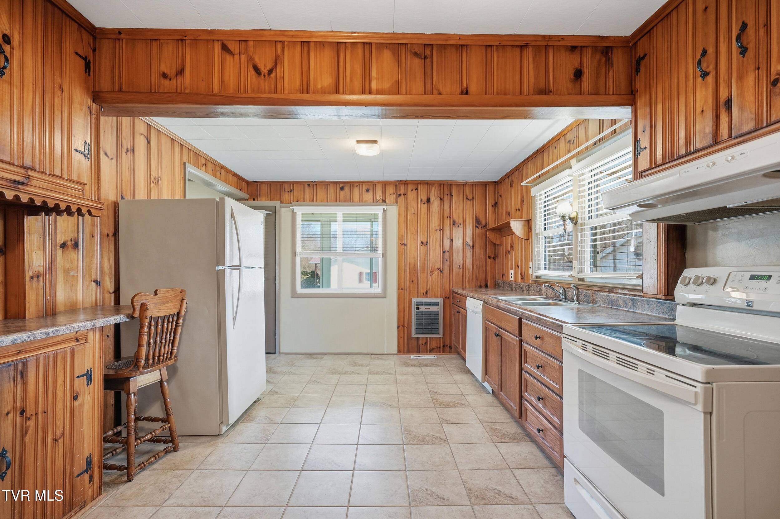 16112 Wyndale Road Abingdon, VA 24210 - Photo 6 of 26 kitchen2