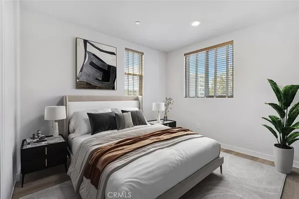 $4,695 | 14700 Sherman, Van Nuys, CA 91405