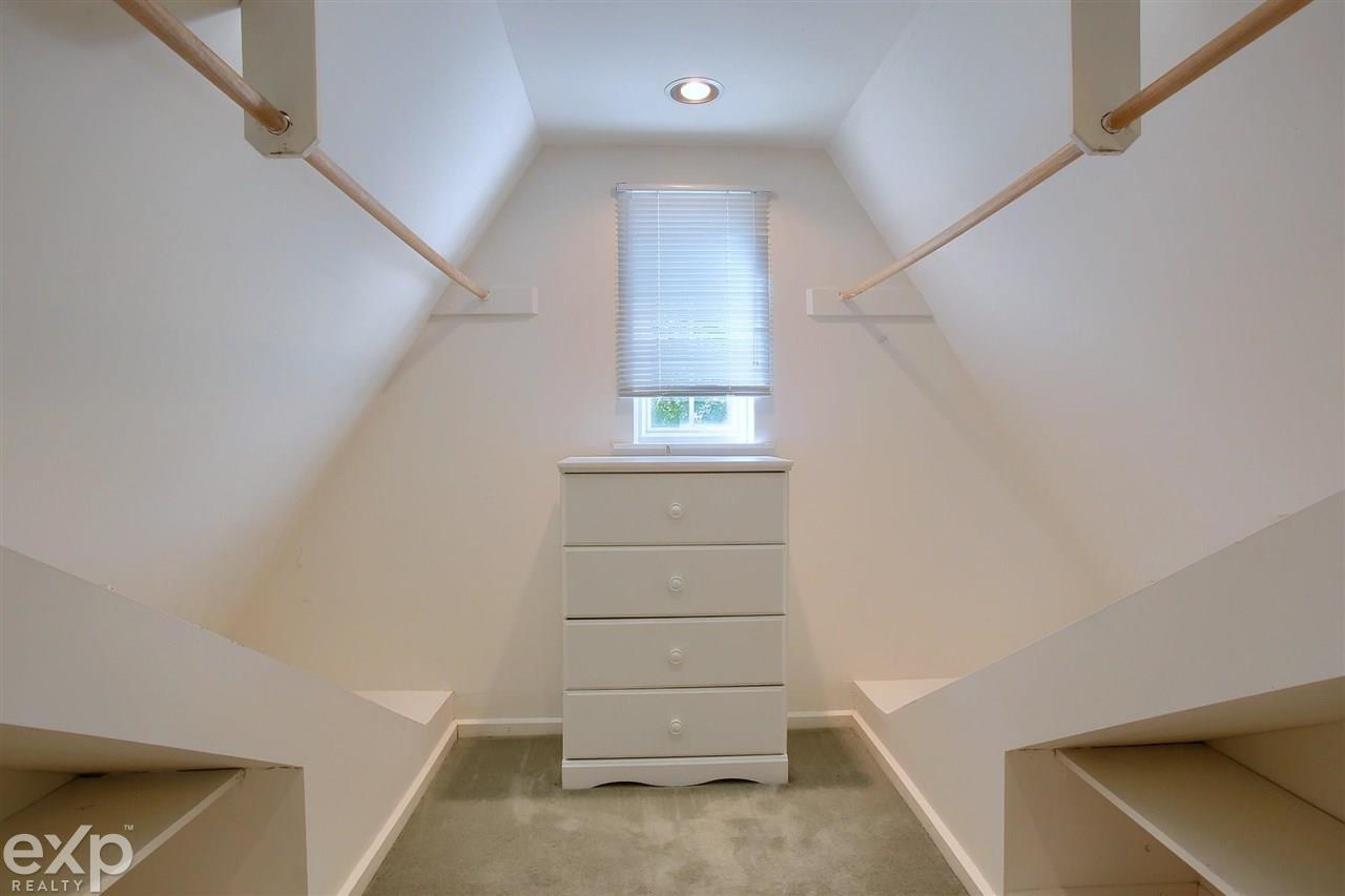 1208 Vernier Road Grosse Pointe Woods, MI 48236 - Photo 14 of 26