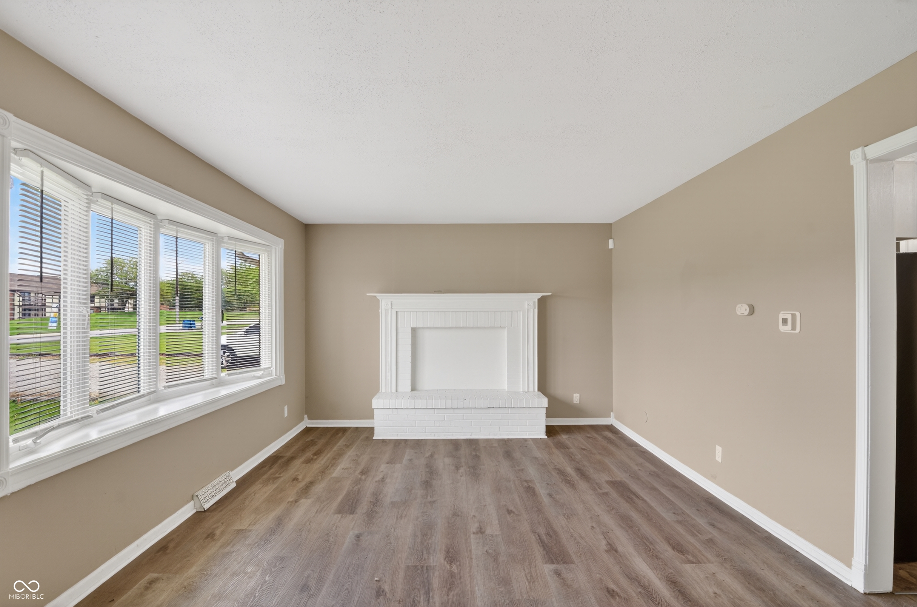 4231 Thompson Road Indianapolis, IN 46237 - Photo 5 of 40