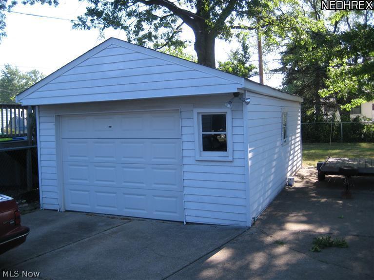 769 Pendley Road Willowick, OH 44095 - Photo 3 of 5