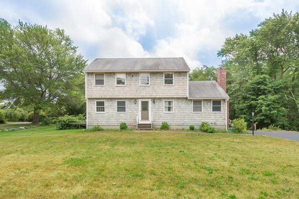 27 Mudnock Road Salisbury, MA 01952 - Photo 2 of 12