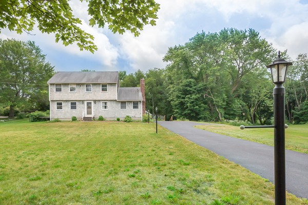 27 Mudnock Road Salisbury, MA 01952 - Photo 3 of 12
